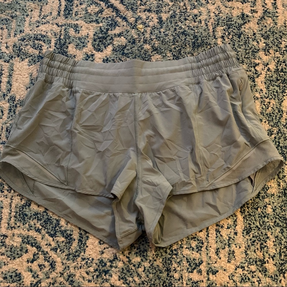 Lululemon Hotty Hot Shorts HR 2.5